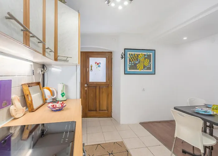 1 Bedroom Stunning In *