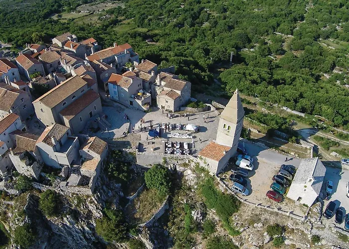 1 Bedroom Stunning In Cres