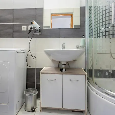 1 Bedroom Stunning In Cres