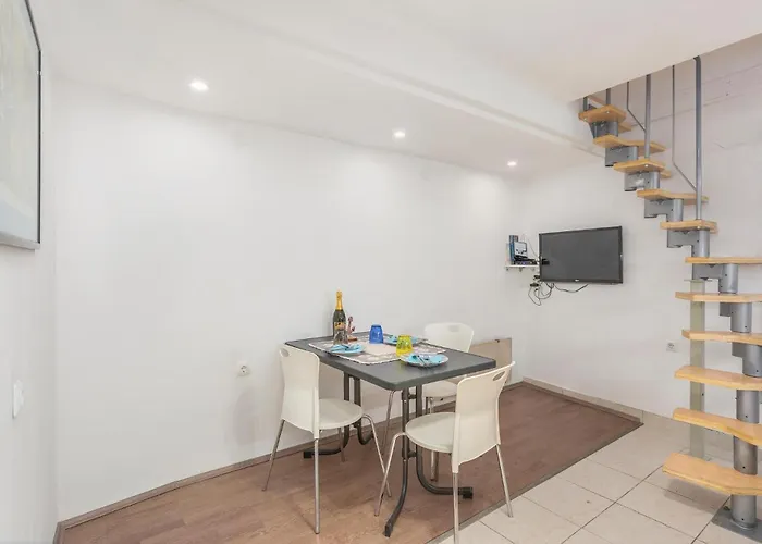1 Bedroom Stunning In Apartman Cres